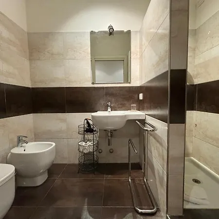 Ad Flat アパート