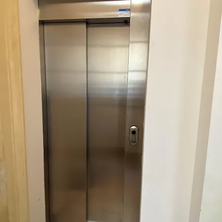 Ad Flat