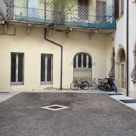 Apartment Ad Flat Verona