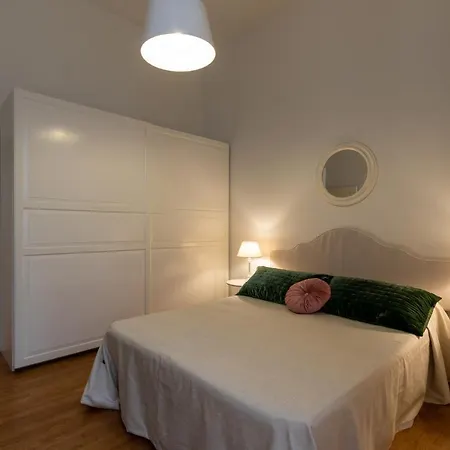 Ad Flat Apartment *